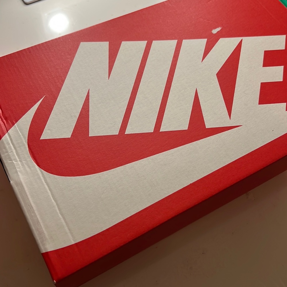 Nike - Womens Air Max Command